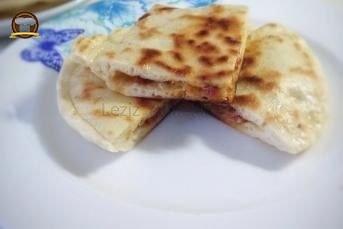 Kaşarlı Sucuklu Bazlama