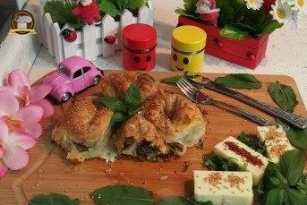 Pırasalı Gül Böreği