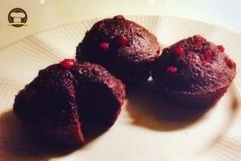 İçi Çikolata Dışı Nar Parçalı Muhteşem Kek