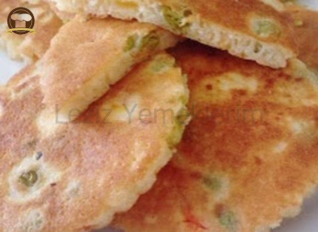 Garnitürlü Taze Soğanlı Pratik Pancake