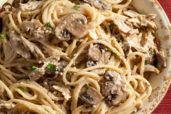 Mantarlı Tavuklu Spagetti