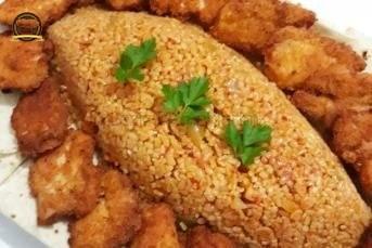 Bulgur Pilavı Eşliğinde Çıtır Paneli Tavuk