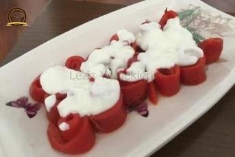 Yoğurtlu Közlenmiş Biber Salatası