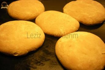 Sütlü Ekmek