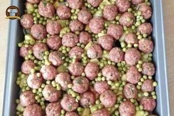 Fırında Sebzeli Misket Köfte