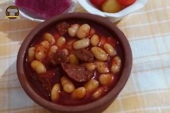 Sucuklu Kuru Fasulye Tarifi