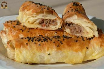 Kıymalı Sarmal Börek