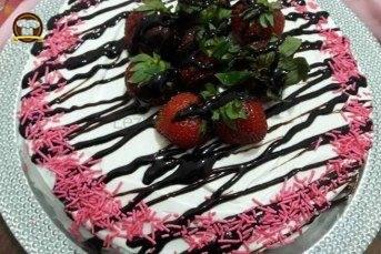 Çilekli Pasta Tarifi