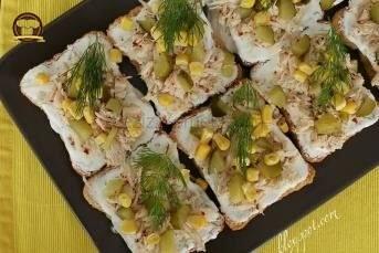 Tavuklu Etimek Salatası