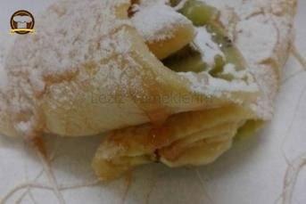 Meyveli Ballı Bademli Krep