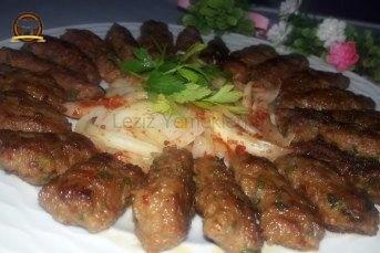 Mangal Tadında Yumuşacık Köfte