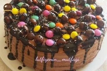 Ev Yapımı Çikolatalı Pasta