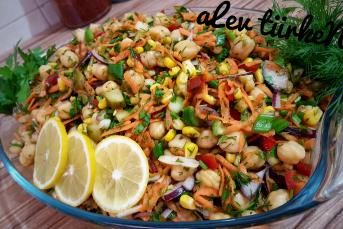Bereketli Bol Malzemeli Nohut Salatası (Gün Salatası)