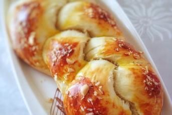 Az Malzemeli Nefis Paskalya Çöreği