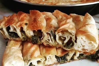 Pırasalı Börek Yapımı