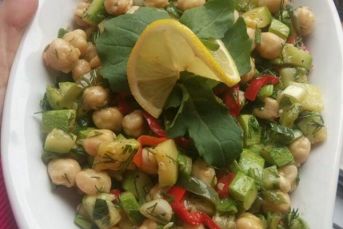 Kabaklı Nohutlu Salata