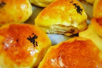 Patlıcanlı Üçgen Çörek (Pamuk Gibi)