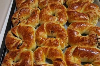 Ev Yapımı Zeytinli Açma