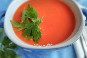 Közlenmiş Biber Çorbası