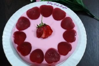 Jöleli Çilekli Puding