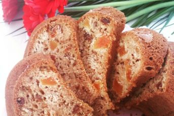 Tarçınlı Kuru Meyveli Kek