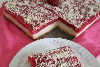 İrmikli Çilekli Sütlü Tatlı