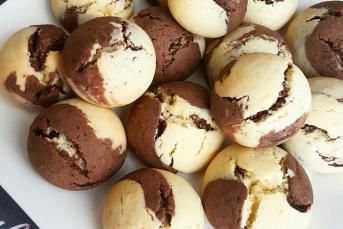 İki Renkli Çatlak Kurabiye