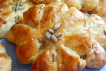 4 3 2 1 Ay Çekirdekli Poğaça