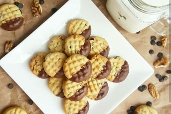 Damla Çikolatalı Cevizli Kurabiye