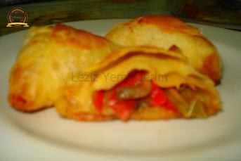 Mantarlı Ve Üç Biberli Börek