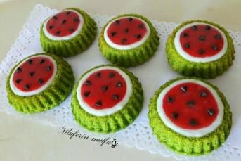 Karpuz Şeklinde Mini Tart Kekler