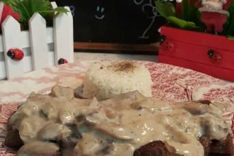 Kremalı Mantar Soslu Biftek