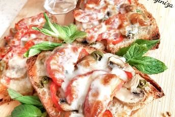 Mantarlı Ekmek Dilimleri