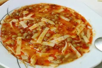 Erişteli Yeşil Mercimek Çorbası Nasıl Yapılır