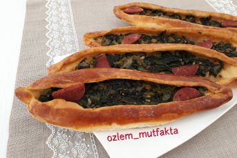 Ispanaklı Pide