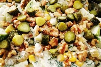 Ekşi Elmalı Göbek Salata