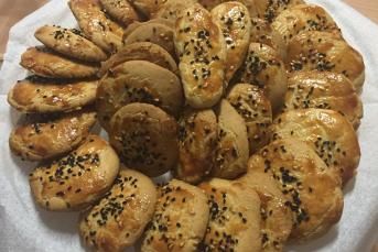 Ağızda Dağılan Tuzlu Pastane Kurabiyesi