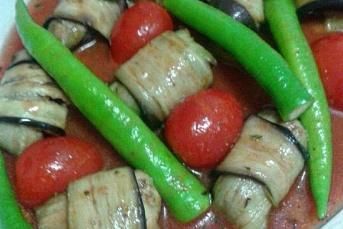 Güveçte Köfteli Patlıcan Sarma