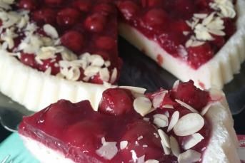 Vişneli Sütlü İrmik Tatlısı