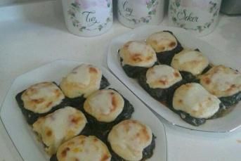 Pazı Yaprağında Beşamelli Et