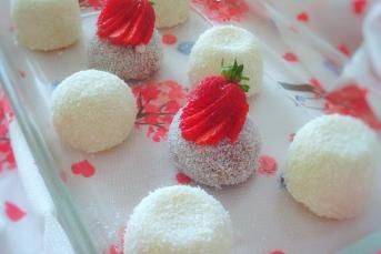 Bitter Çikolatalı Ve Sade Fincan Tatlısı