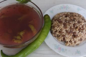 Ekşili Turşu Ve Mercimekli Aş