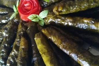 Zeytinyağlı Yaprak Sarması Nasıl Yapılır