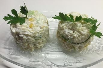 Yoğurtlu Arpa Şehriye Salatası