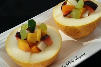 Kavun Çanağında Meyve Salatası
