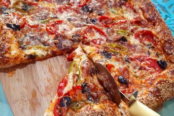 Dolgu Kenarlı Nefis Pizza