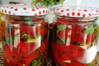 Yağlı Kırmızı Biber Turşusu