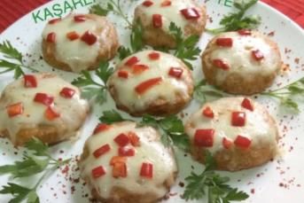 Kaşarlı Tavuk Köfte