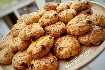 Üzümlü Fındıklı Pastane Kurabiyesi (Kıyır Kıyır)