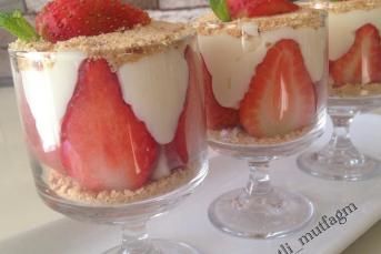 Çilekli Magnolia Tarifi